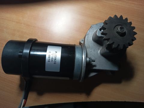 Oprava aktuátoru AXE21445A pro John Deere